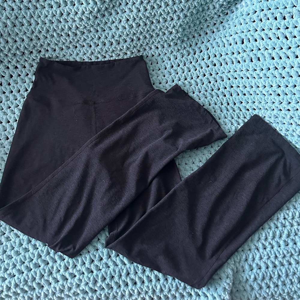 Beyond Yoga Charcoal Leggings